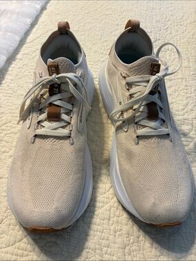 Brooks Womens Beige and White Knit Sneakers Glycerin 21 Stealthfit
